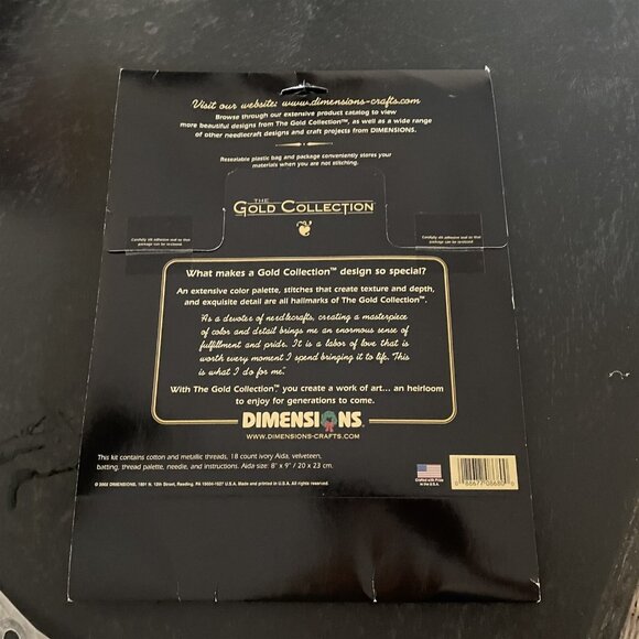 Dimensions Gold Nuggets Poinsettia Elegance Counted Cross Stitch 8680 - Picture 6 of 8